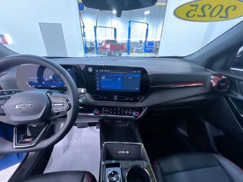 Used 2025 Chevrolet Equinox RS w/ Convenience Package III AWD/4WD image 22