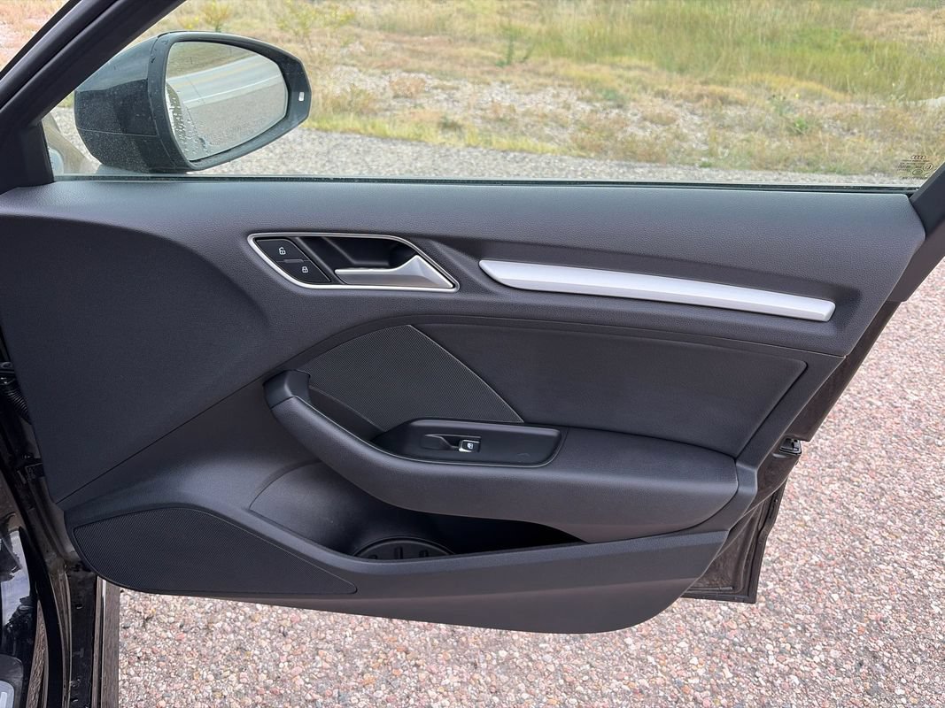 Used 2017 Audi A3 e-tron Premium FWD image 19