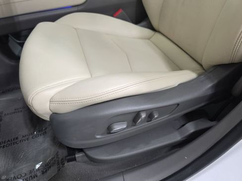 Used 2019 Cadillac XT5 Luxury FWD image 28