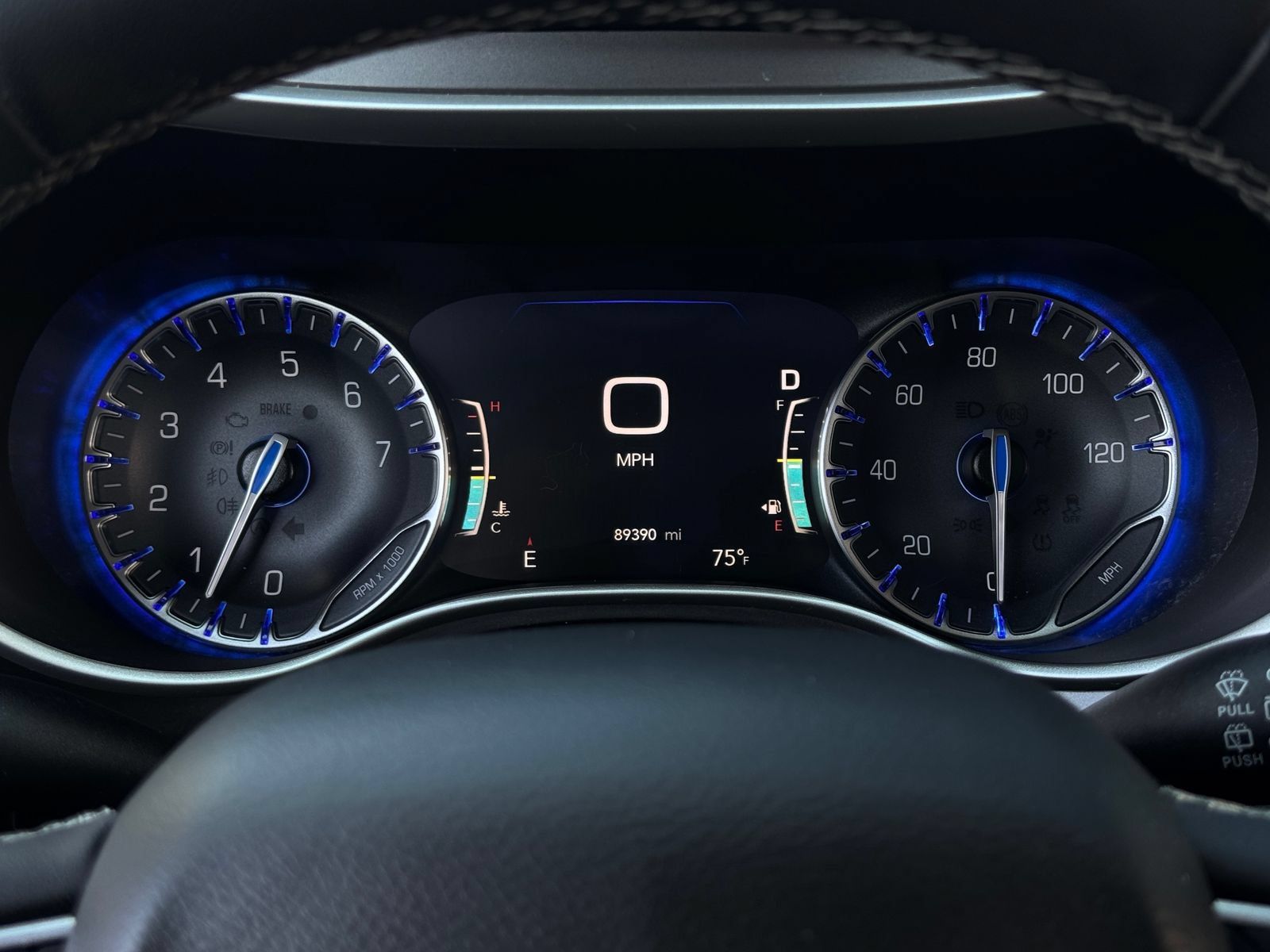 Used 2022 Chrysler Pacifica Touring-L FWD image 17