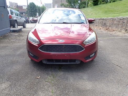 Used 2015 Ford Focus SE w/ SE Sport Package FWD image 8