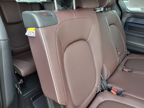 New 2025 Volkswagen ID. Buzz Pro S image 19