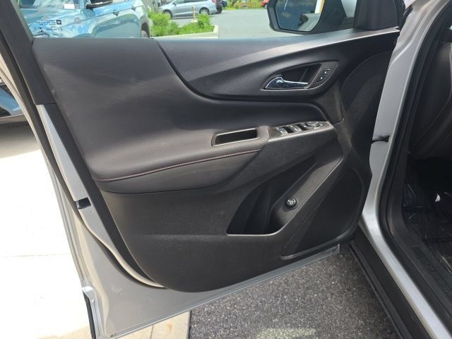 Used 2022 Chevrolet Equinox RS AWD/4WD image 10