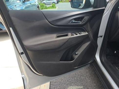 Used 2022 Chevrolet Equinox RS AWD/4WD image 10