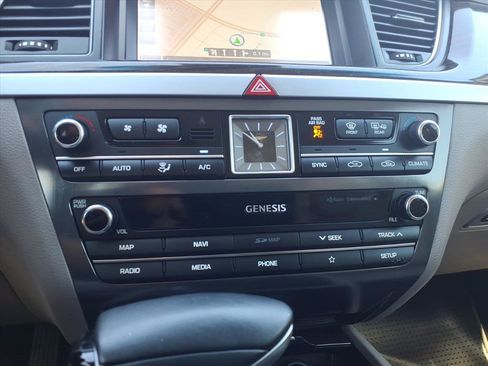 Used 2020 Genesis G80 3.8 image 24