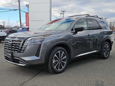 New 2026 Nissan Pathfinder Platinum w/ Cargo Package AWD/4WD image 2