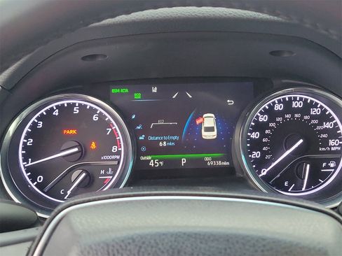 Certified 2018 Toyota Camry XLE image 24