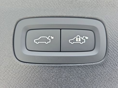 New 2026 Volvo XC90 B6 Ultra w/ Lounge Package image 15