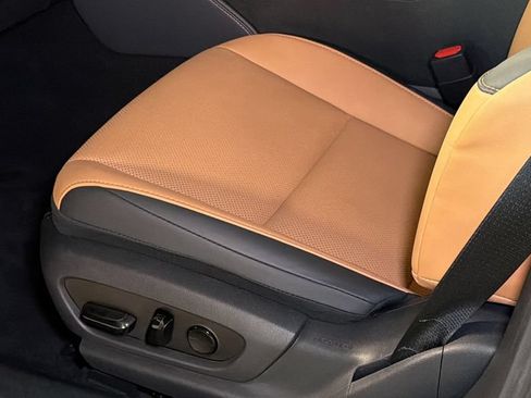 Certified 2025 Lexus ES 300h w/ Premium Package FWD image 19