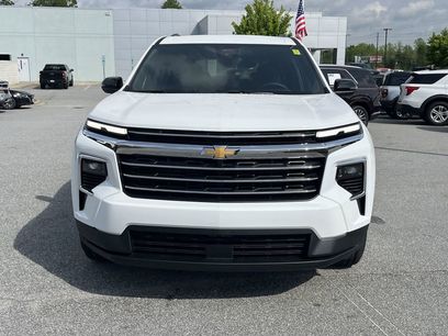 New 2025 Chevrolet Traverse LT