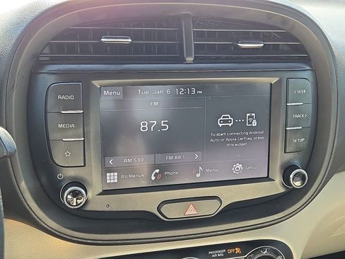 Used 2022 Kia Soul LX image 26