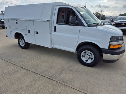 New 2024 Chevrolet Express 3500 w/ Power Convenience Package