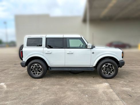Used 2025 Ford Bronco Outer Banks AWD/4WD image 9