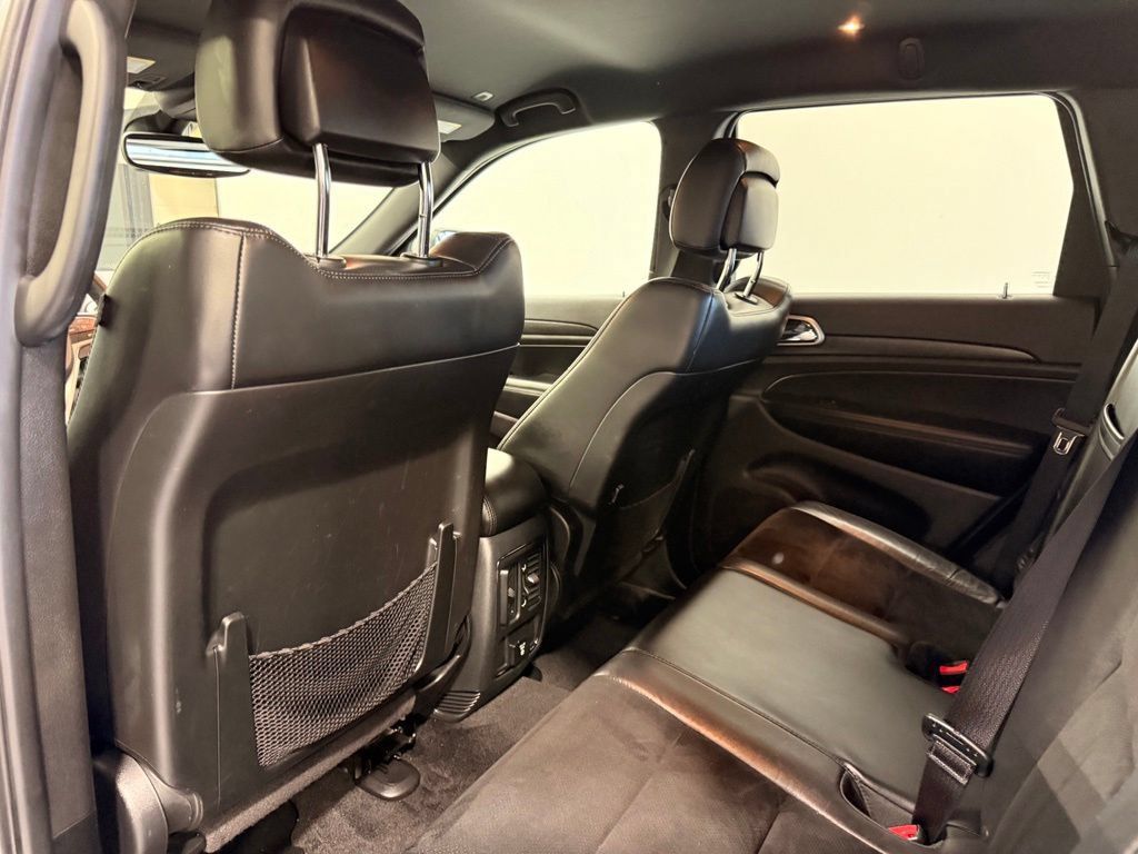 Used 2018 Jeep Grand Cherokee Altitude AWD/4WD image 21