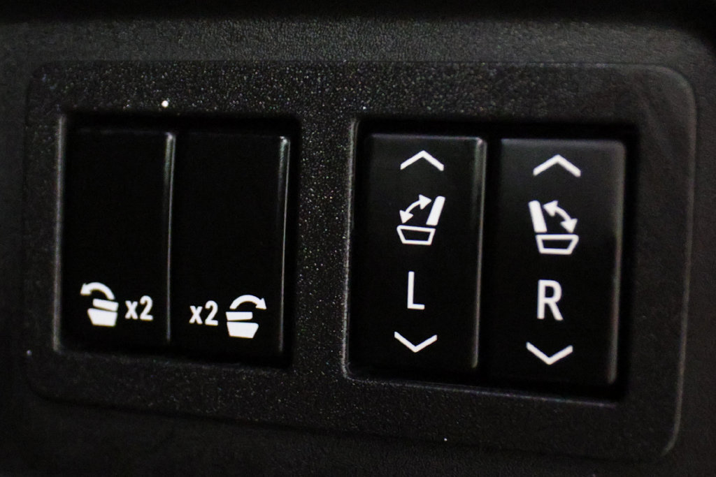 Used 2026 Cadillac Escalade V AWD/4WD image 14