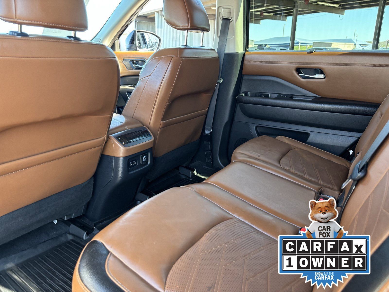 Used 2022 Nissan Pathfinder Platinum w/ Cargo Package FWD image 18