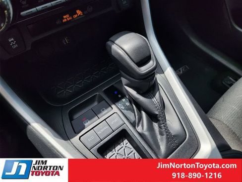 Used 2024 Toyota RAV4 XLE FWD image 20