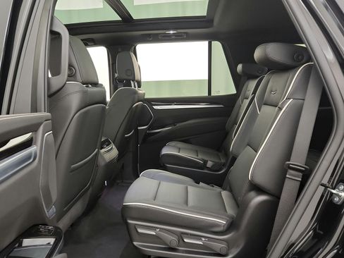 Used 2026 Cadillac Escalade Luxury w/ LPO, Floor Liner Package AWD/4WD image 29