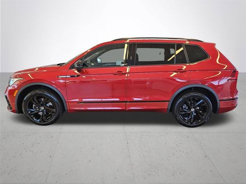 Used 2024 Volkswagen Tiguan SE R-Line AWD/4WD image 11