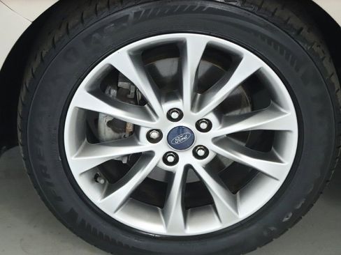 Used 2017 Ford Fusion SE w/ Fusion SE Technology Package image 36