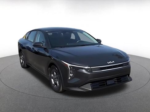 Used 2026 Kia K4 FWD image 3