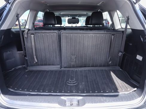 Used 2019 Toyota Highlander XLE AWD/4WD image 62