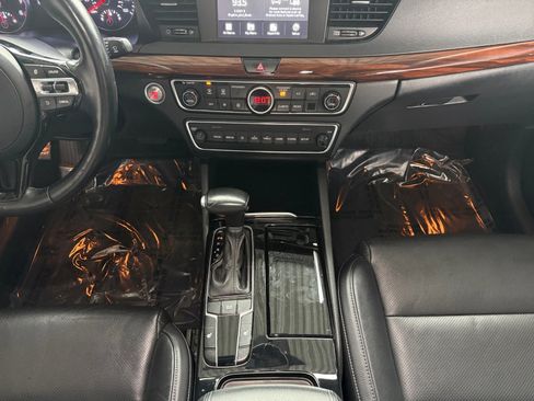 Used 2019 Kia Cadenza Premium image 9