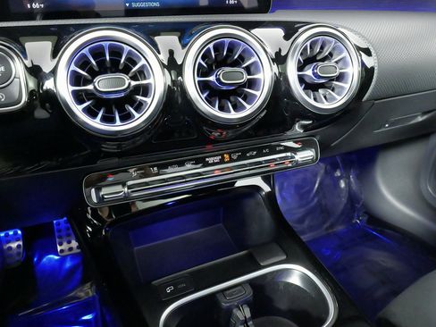 Used 2023 Mercedes-Benz CLA 250 4MATIC image 54