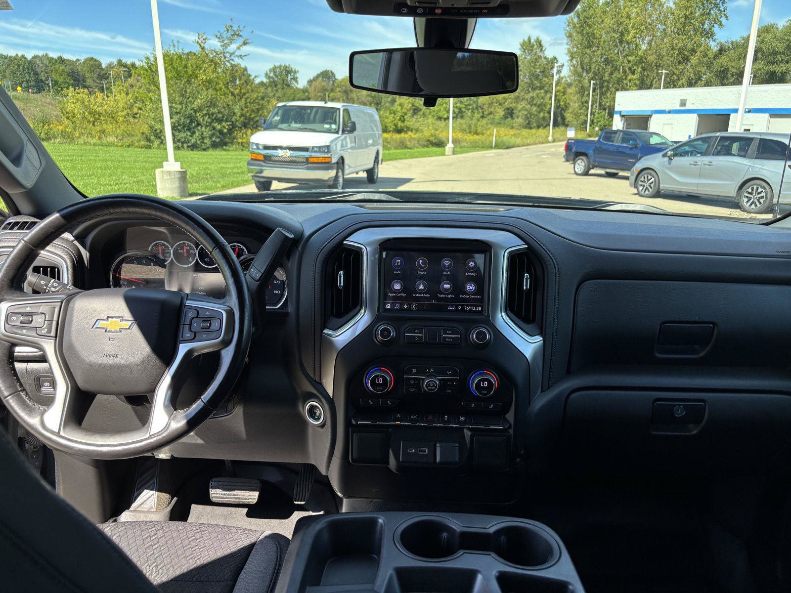 Used 2021 Chevrolet Silverado 1500 LT AWD/4WD image 17