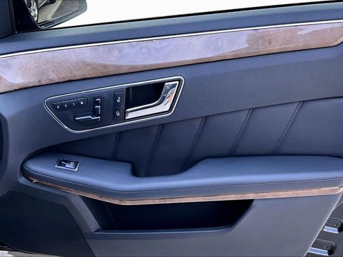 Used 2011 Mercedes-Benz E 350 4MATIC Sedan image 21