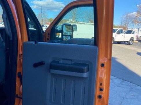 Used 2013 Ford F550 Full Dump and Plows w/ Payload Upgrade Pkg image 16