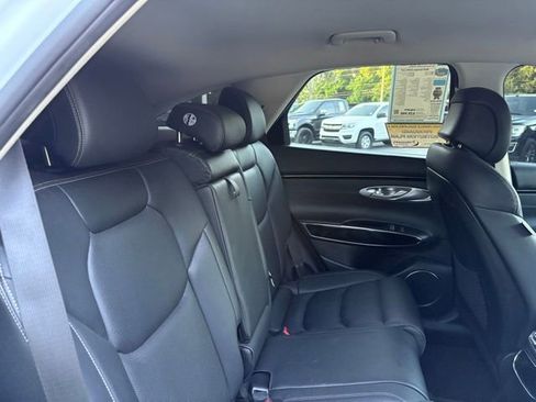 Used 2025 Genesis GV70 2.5T AWD/4WD image 28