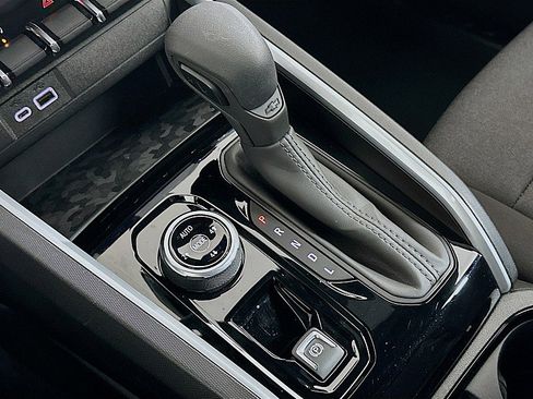 Used 2025 Chevrolet Colorado Trail Boss image 18