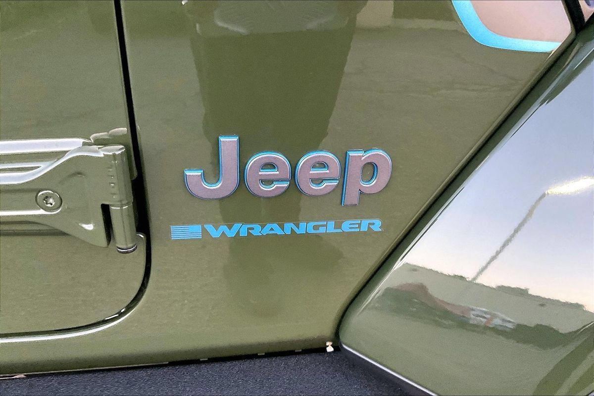 Used 2023 Jeep Wrangler Unlimited Rubicon 4xe AWD/4WD image 27