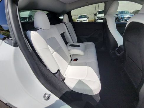 Used 2023 Tesla Model Y Long Range AWD/4WD image 26