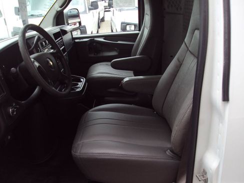 Used 2012 Chevrolet Express 1500 AWD image 19