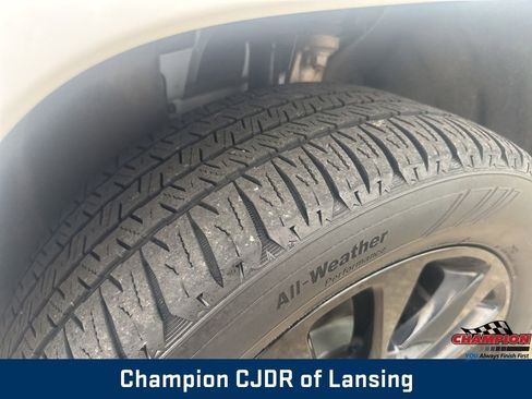Used 2022 Jeep Grand Cherokee Laredo X AWD/4WD image 11