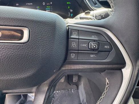 Used 2023 Jeep Grand Cherokee 4WD 4xe image 21