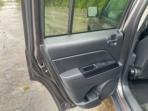Used 2015 Jeep Patriot High Altitude AWD/4WD image 21