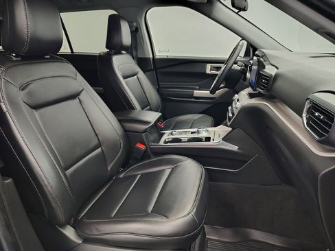 Used 2023 Ford Explorer XLT w/ Equipment Group 202A image 25