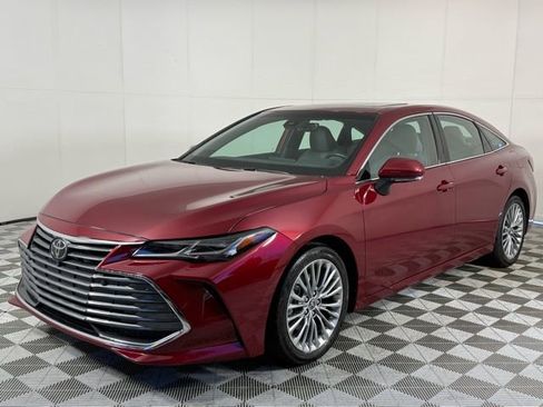 Used 2022 Toyota Avalon Limited w/ Advanced Safety Package image 3