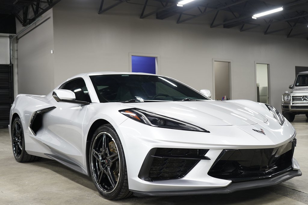 Used 2020 Chevrolet Corvette Stingray Coupe w/ Z51 Performance Package RWD image 7