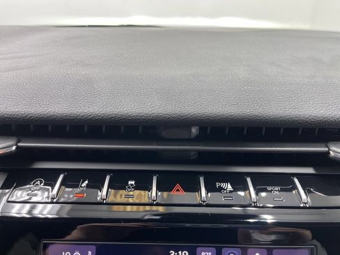 New 2025 Jeep Grand Cherokee Altitude image 14