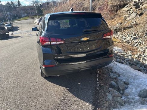 Used 2022 Chevrolet Equinox LS w/ LS Convenience Package image 4