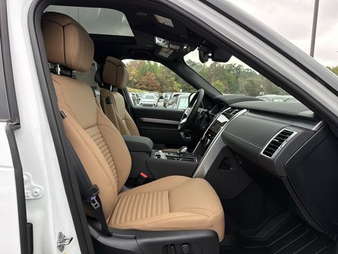 New 2026 Land Rover Discovery Limited Edition AWD/4WD image 17