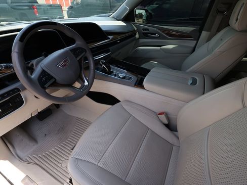 Used 2023 Cadillac Escalade Premium Luxury Platinum AWD/4WD image 9