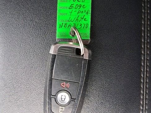 Used 2022 Ford Edge SEL image 21