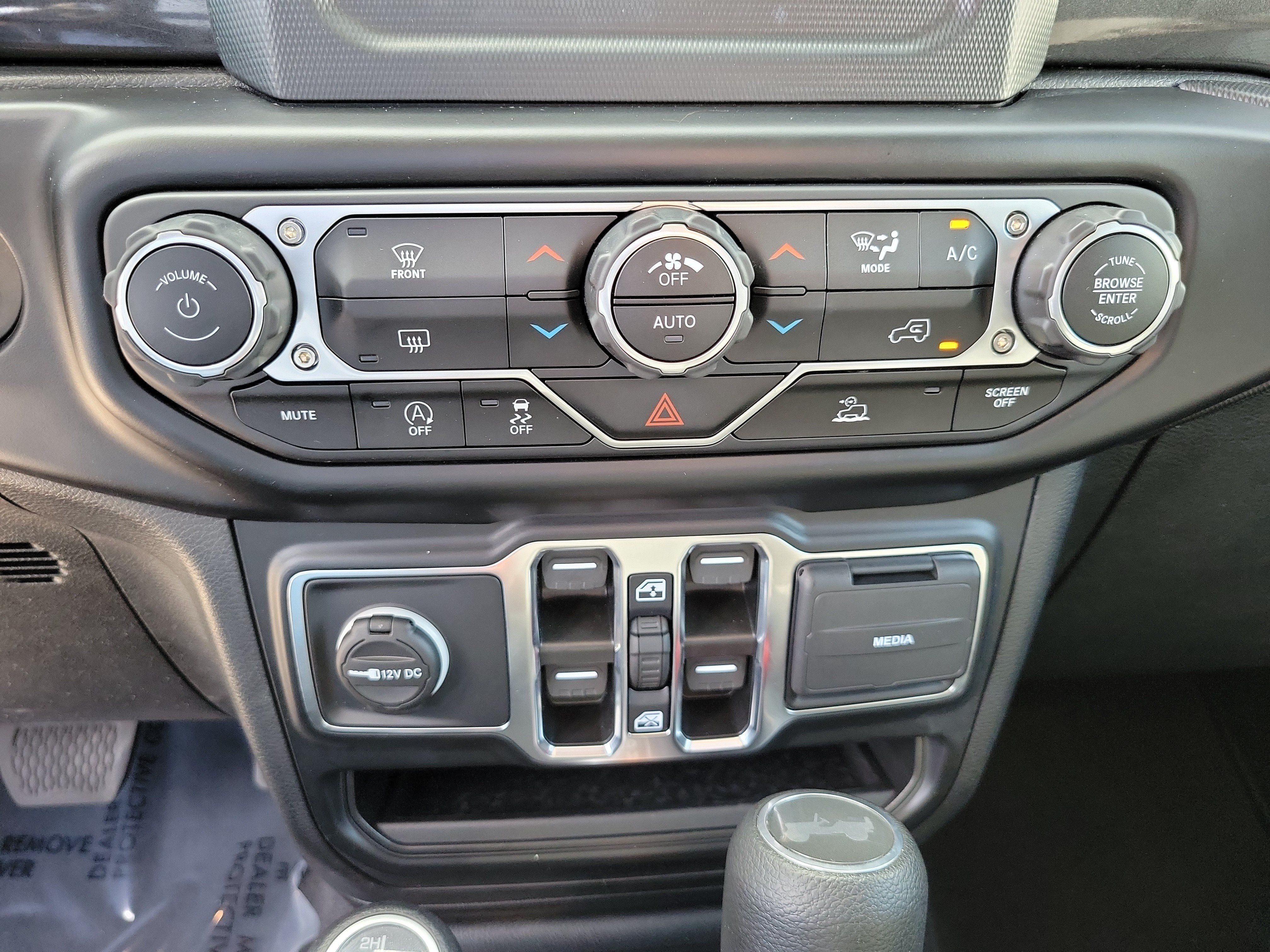 Used 2022 Jeep Wrangler Unlimited Sport AWD/4WD image 25