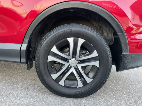 Used 2017 Toyota RAV4 LE image 9