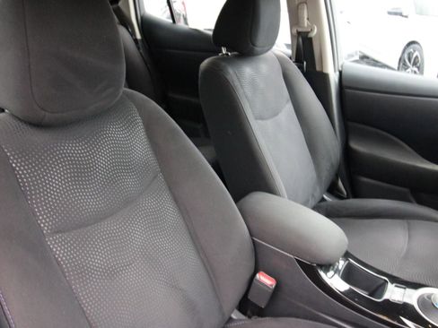 Used 2016 Nissan Leaf SV image 18